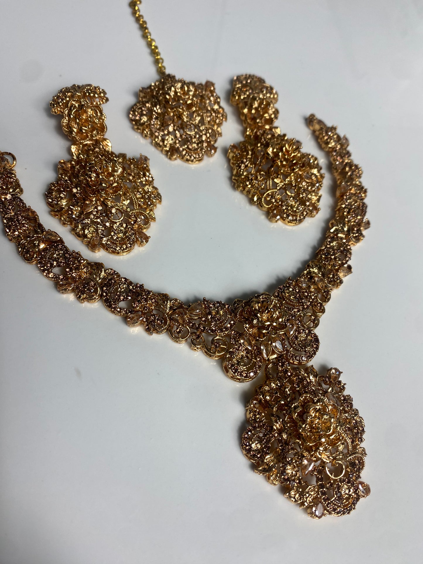 The Rose Necklace set