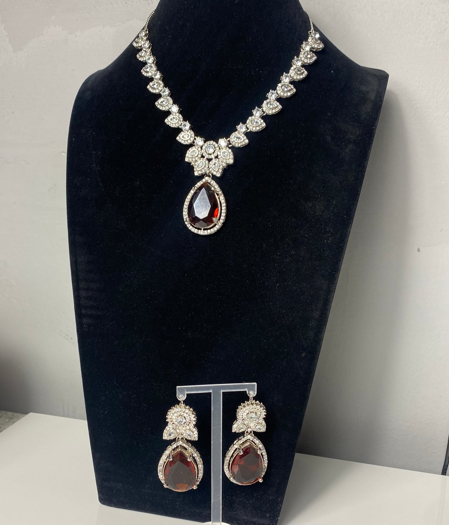Tear Drop Necklace Set