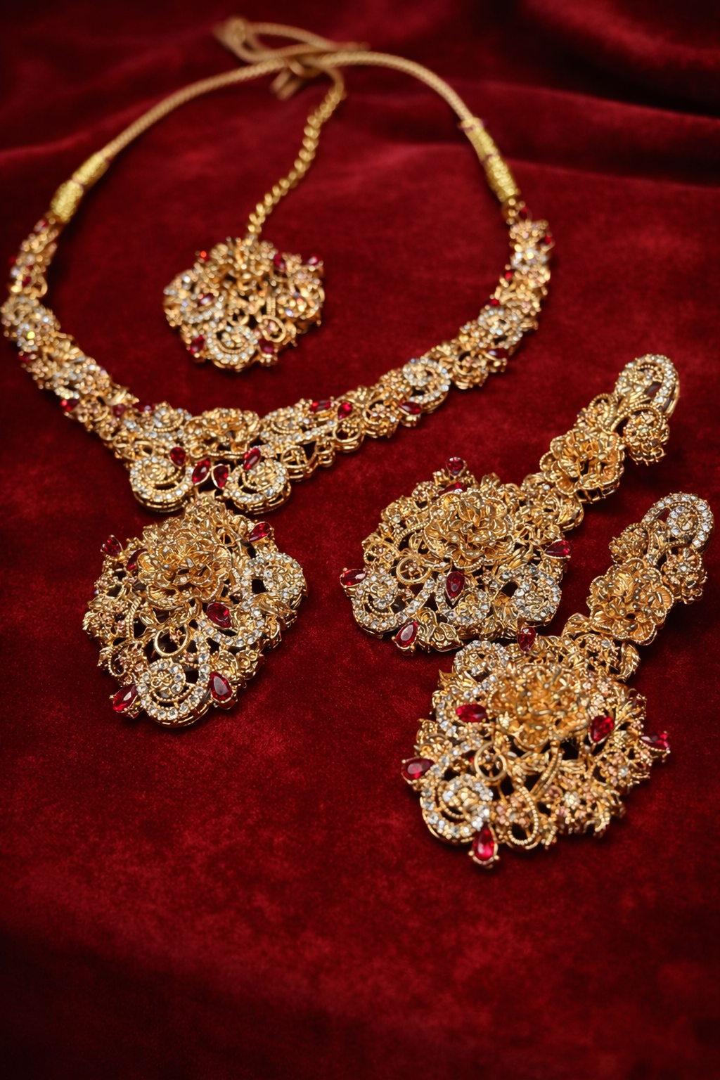 The Rose Necklace set