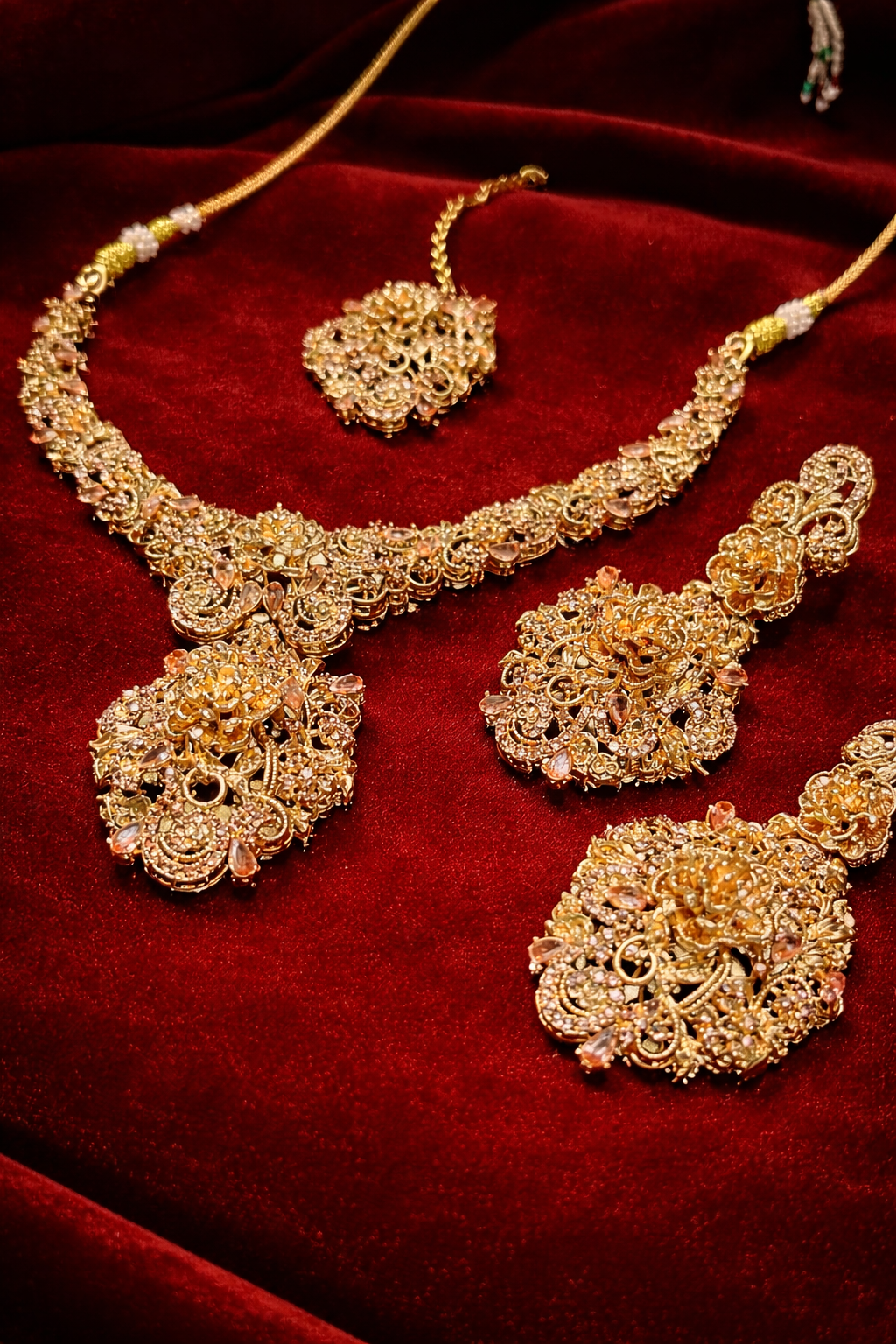 The Rose Necklace set