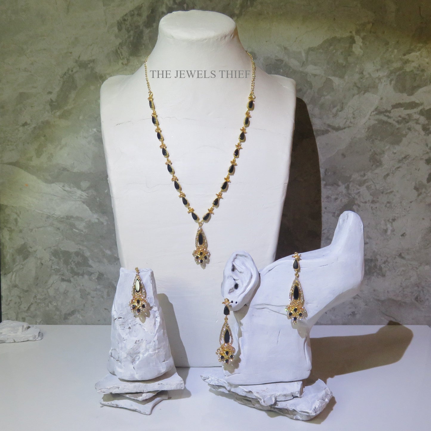 Elegant Pendant Necklace Set - Colours
