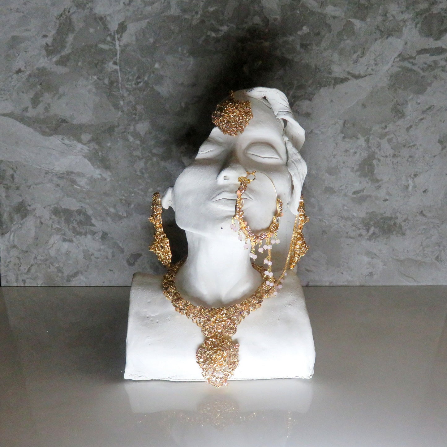 The Rose Necklace set