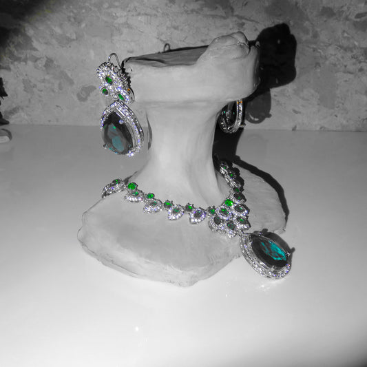 Tear Drop Necklace Set